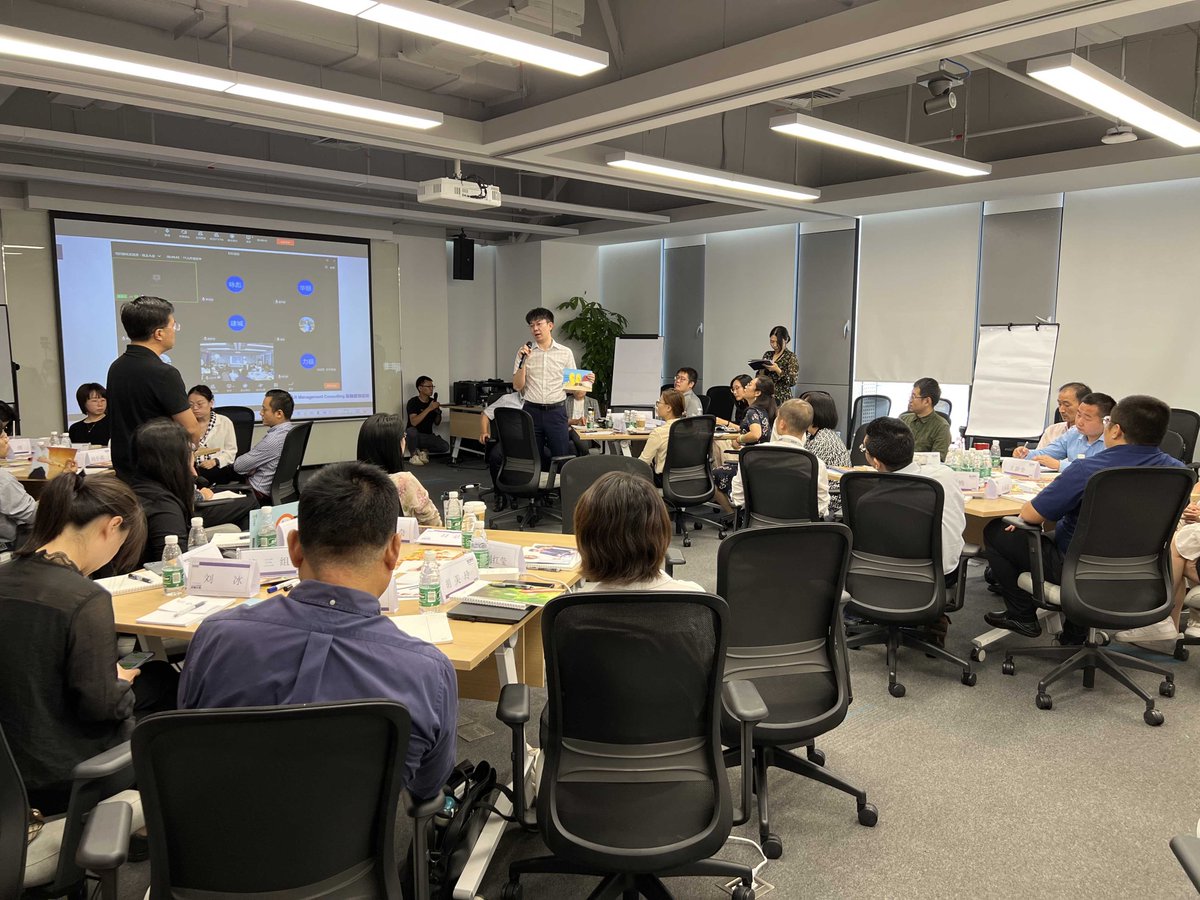 VanessaWerner6's tweet photo. Just wrapped an inspiring workshop on digital marketing strategy! Learnt actionable tactics to boost brand reach from industry experts. Ready to apply these insights to my projects. #MarketingInsights https://t.co/qfGwz6WNqt