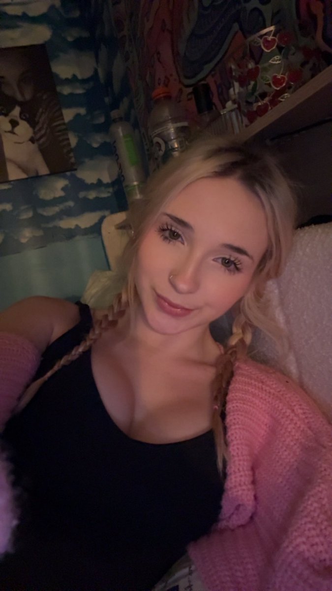 lyssawins's tweet photo. don’t trust the smile 🤭 https://t.co/mCdyIIva64