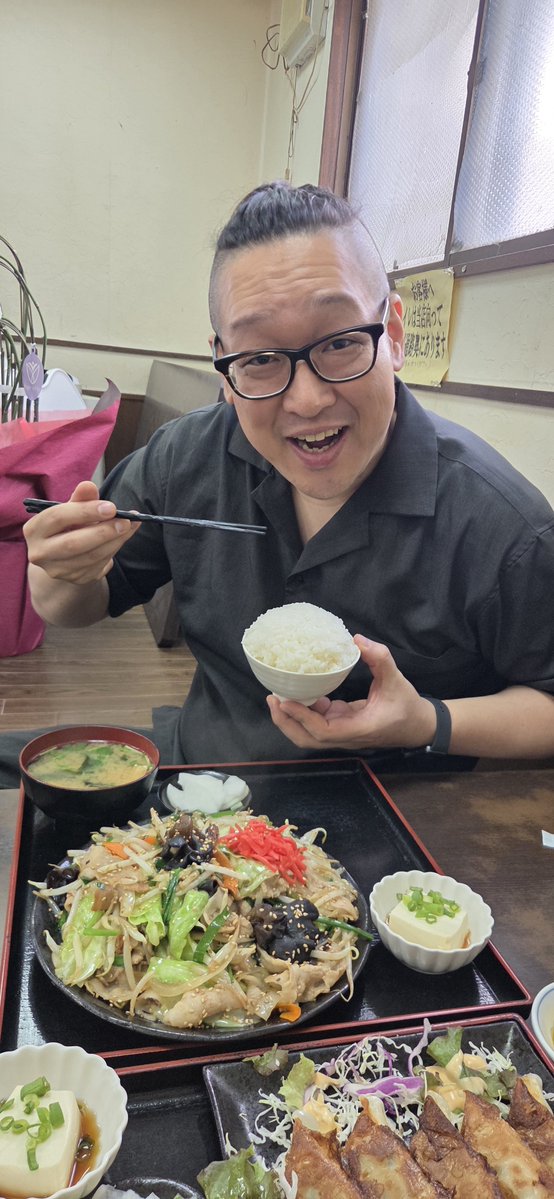 itoclutch's tweet photo. そして今回も久美食堂さんへ！！
安定の肉野菜炒め定食ご飯小！
ここはほんとに量だけじゃなく味が美味しいんです！！さいこーです！
 #久美食堂 https://t.co/enht3R5zro