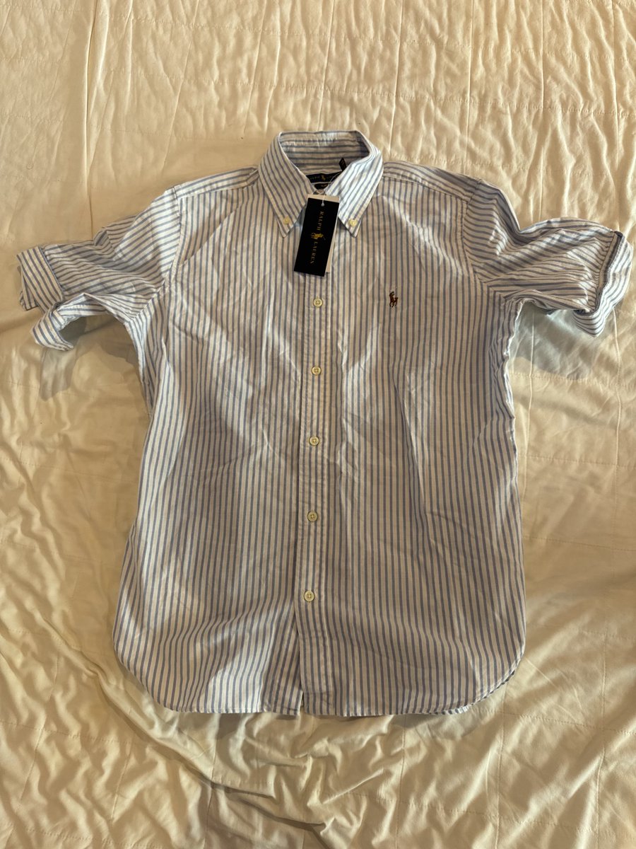yellowjax96's tweet photo. you guys have fun tearing yourselves apart over the auctions. i’ve already got my collection of screen accurate clothes https://t.co/k2ZaUAD5Fr