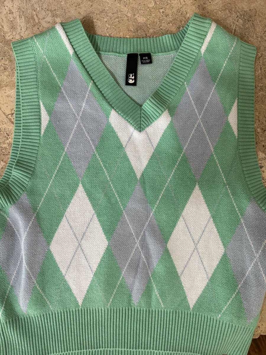 yellowjax96's tweet photo. you guys have fun tearing yourselves apart over the auctions. i’ve already got my collection of screen accurate clothes https://t.co/k2ZaUAD5Fr