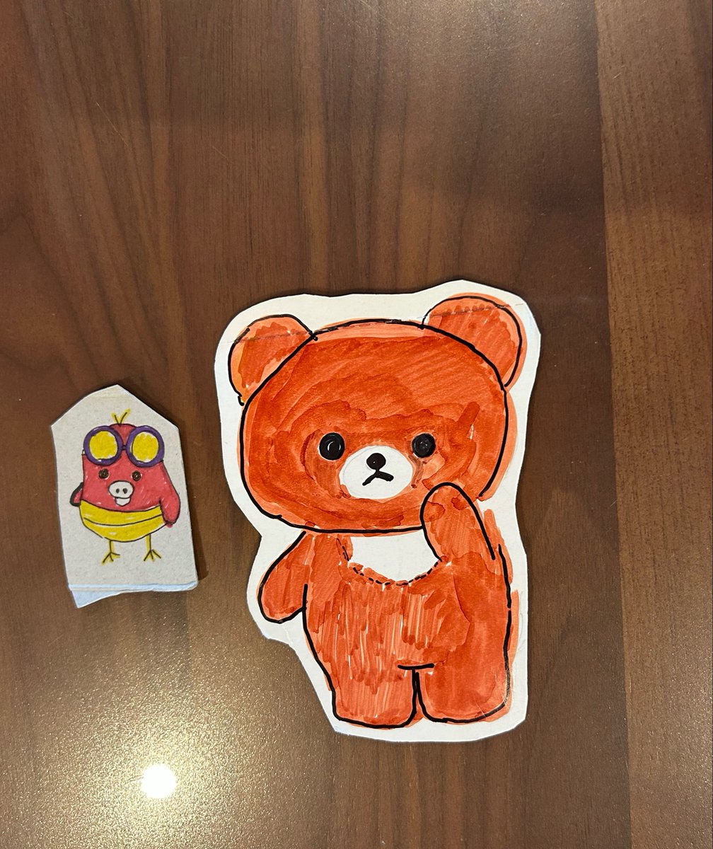 momo060908's tweet photo. 息子がリラックマにハマってて
今はこんな感じの紙に書いた子達を大事にして
どこに行くにも「リラックマ達にも見せたいから持っていく！」ってお出かけしてるんだけど
純粋すぎる推し活に母ちゃんは心打たれてるよ
本物のリラックマのぬいちゃん買ったるからな https://t.co/kkNztEYv4N