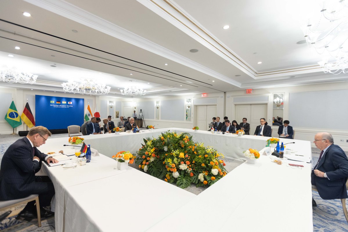 DrSJaishankar's tweet photo. Joined my G4 counterparts from Brazil, Germany and Japan in New York #UNGA81

Discussed the imperative of reformed multilateralism and a more representative, responsive and effective UN Security Council that reflects today’s global realities.

Will continue to work together to advance this shared objective. 

@moteging @AussenMinDE @govbrazil

#UNHighLevelWeek 

🇮🇳 🇩🇪 🇧🇷 🇯🇵
