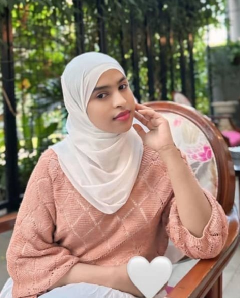 lubnerh_'s tweet photo. I look like I’m alright but Wallahi I need a husband 🥰🙏 https://t.co/8auGWyKpYc