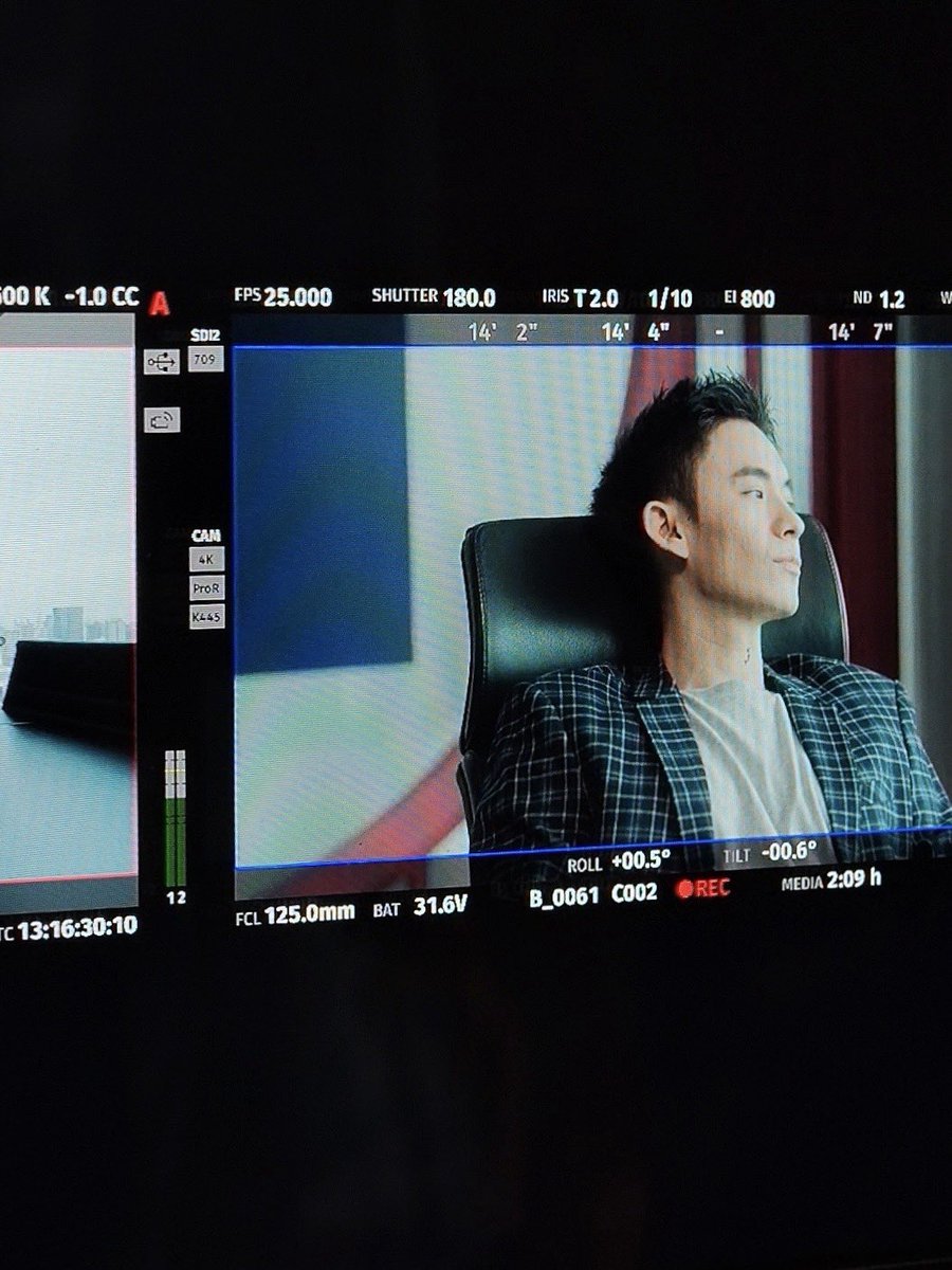 witsamost's tweet photo. กำลังไล่อ่านกระแสจากแฟนบอย สนุกสนานมากๆเลยครับไม่คิดว่างานๆหนึ่งในพ.ศ.นี้จะพาเราย้อนไปเจอตัวเองในผลงานเมื่อเก้าปีสิบปีที่แล้วเฉยเลย 
เรื่องนี้เป็นงานที่สองที่มารับเชิญ เป็นบทที่สนุกมาก อ่านแล้วเหมือนได้เห็นใส้ในของวงการซีรีย์วาย ขอขอบคุณคนดูด้วยนะครับ❤️
#ปิดกล้องรักสุดใจนายแฟนบอย https://t.co/lQhtpYd21s