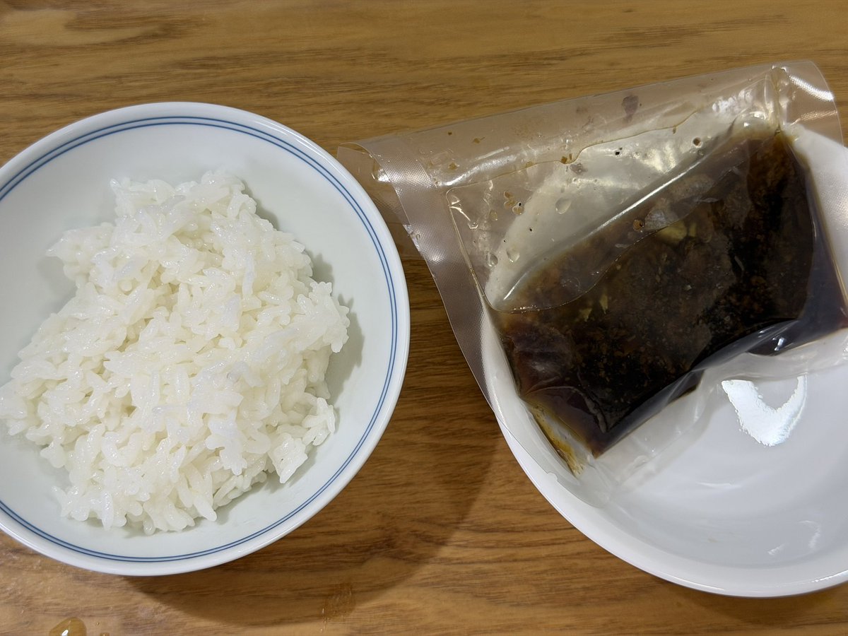 yrkoshima's tweet photo. 冷凍庫で発見！

ウナギ蒲焼きのタレ！

これをご飯にかけて頂きます。
（ウナギ無し） https://t.co/SWfAq5jngb