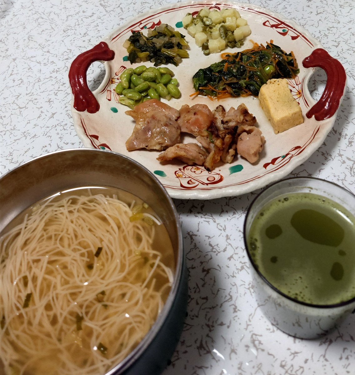 0512yae's tweet photo. @Ccc_Woo チャンウ💕アップありがとう❤️嬉しいです。いつもちゃんと羽田でつけ麺食べて帰ってたんだね良かったです。
もう食べ終わったね🥰雨が振っててもタクシーだから大丈夫で✈️の時間待ち？また直に日本へ帰って来てくれるからそれまで会えるのを楽しみに待ってます。気を付けていってらっしゃい👊🤗✨ https://t.co/sfkYAygvVd