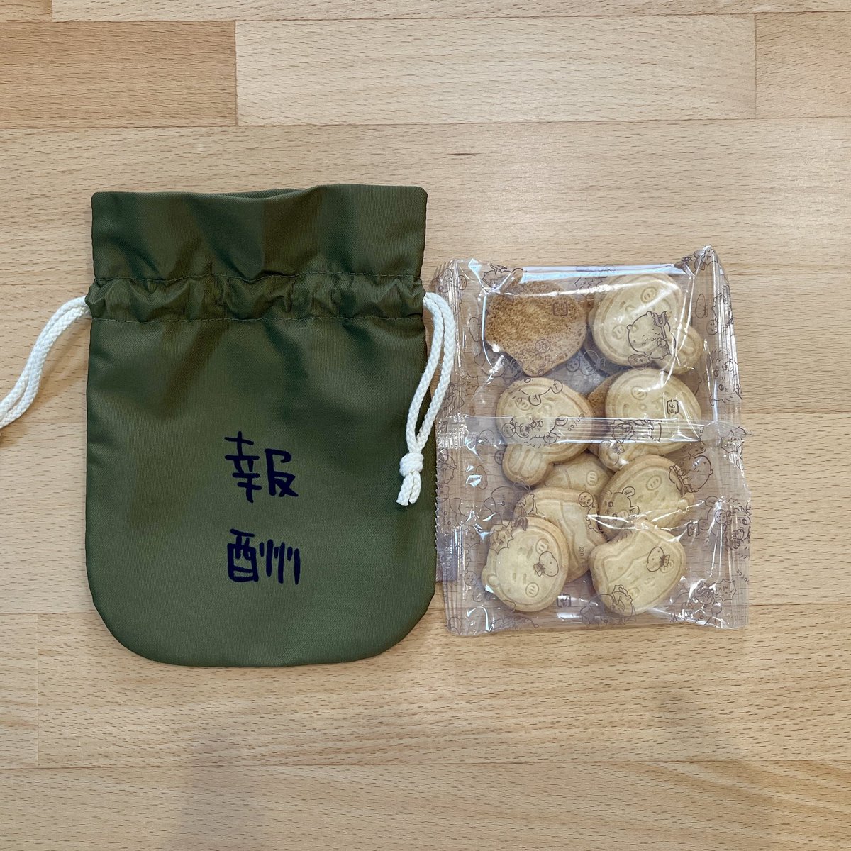 yukichi619's tweet photo. #ちいかわパーク
の戦利品👏
さすまたのコロコロ
報酬クッキー
草むしり検定クッキー（うさぎの3級と2級があった！)
ミニチャーム
ステッカー
来場特典はハチワレめじるし💙
ゲームの参加賞？ハチワレキーホルダー💙
パークで使った3Dメガネもかわいい https://t.co/hG7rvawDnj