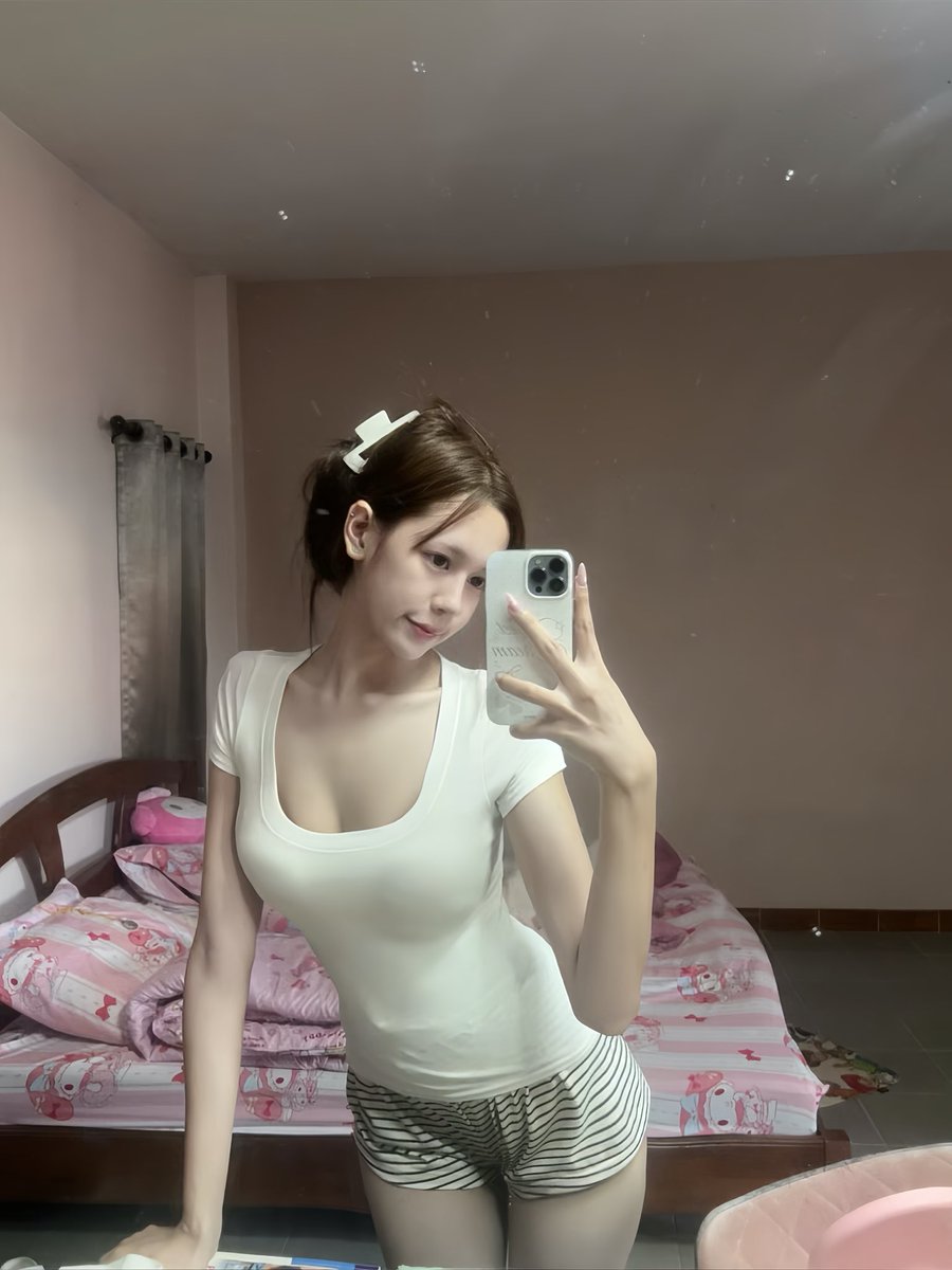 Yuloxza's tweet photo. ห้องรกมาช่วยจัดหน่อย😗 #เชียงราย https://t.co/mQdTjqu5MJ