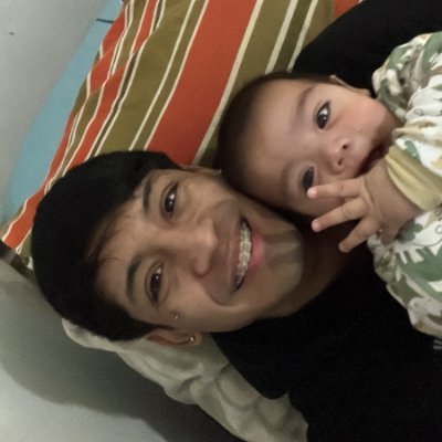 Bullebtsproof7's tweet photo. Señor de 30 años hablando y denigrando a army, cuando tiene una bebé: https://t.co/ZmnwWWguuX