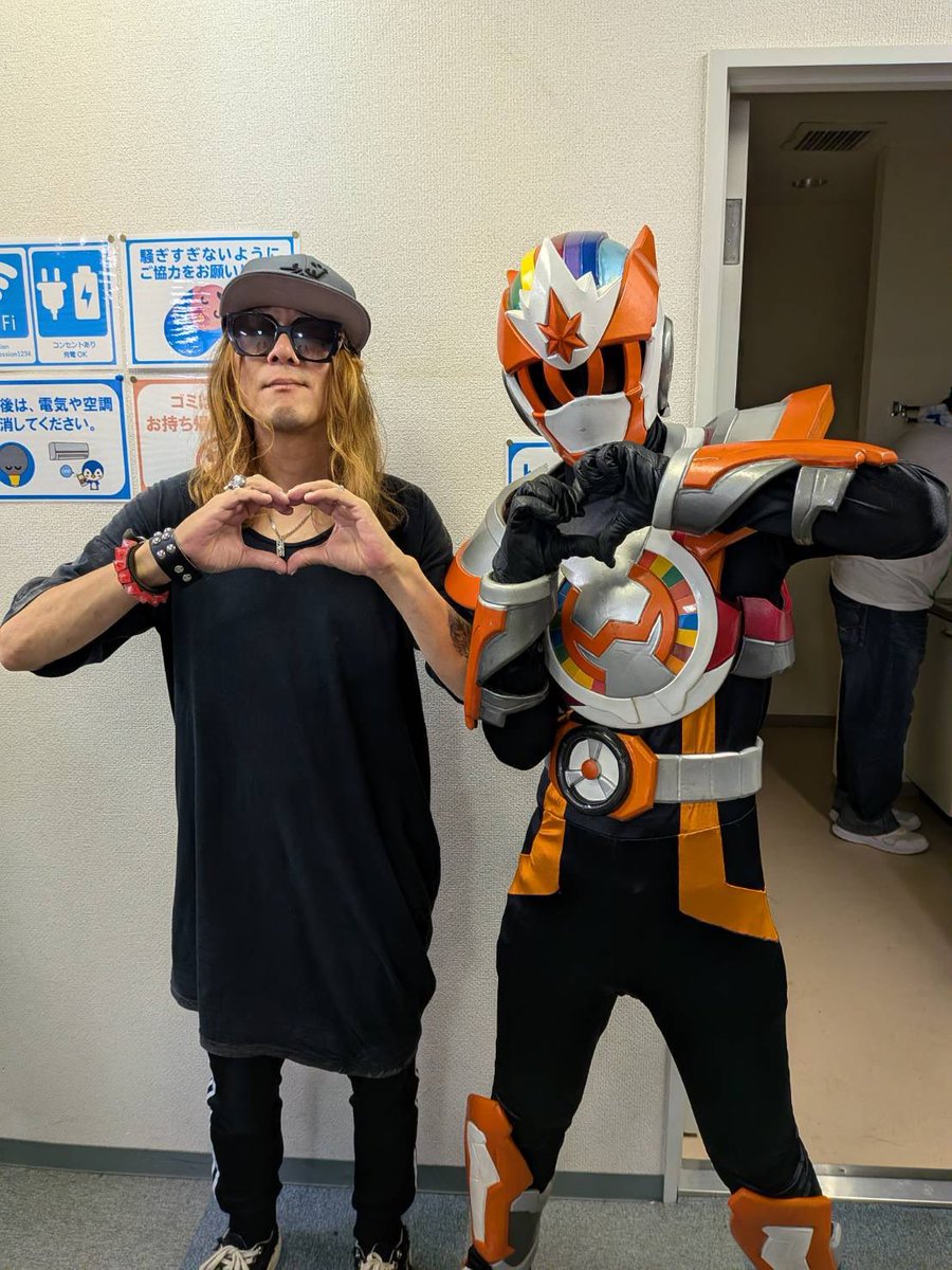 hopeheart_hero's tweet photo. おはようございます！昨日の長時間生配信は沢山のお客様にご来場頂きありがとうございました！そして今日も同じ会場で『UMA DEアソビバin東京』が開催されます！13時半から私の寸劇ミニショーも行われます🧡

東京都千代田区神田三崎町3-10-3 大和ビル3階

https://t.co/3hjI7rIkze https://t.co/ljOWiy4tnS