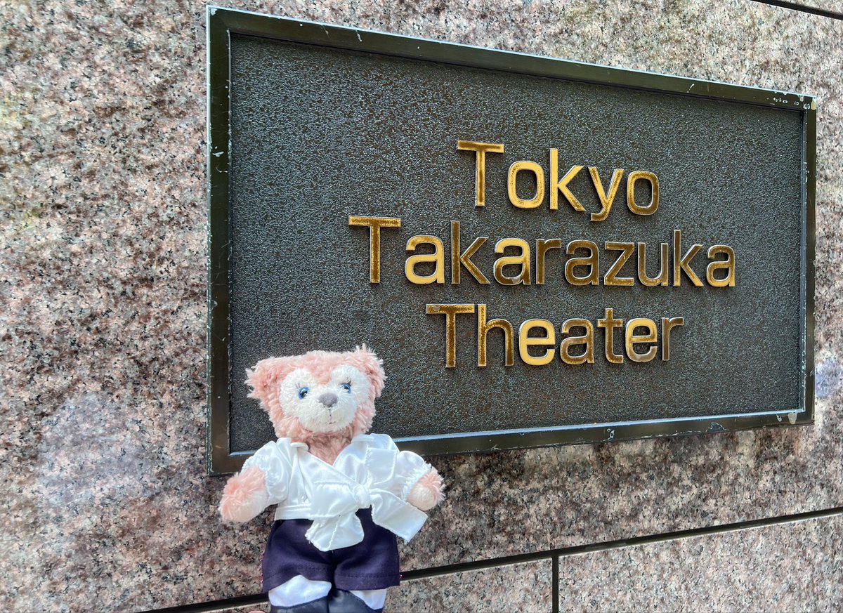 shelliko's tweet photo. おは！
昨日はお友達に誘われて宝塚歌劇団雪組さんのポーの一族を観てきました☺️
美しい世界に束の間だったけど浸かれて幸せでした🥹
観劇後はお友達と怒涛のお喋りタイム♡
楽しい1日でした🥰
メイちゃむ、主人公エドガーのコスはちゃまさんが作ってくれました♪いつもありがとう♡
@chama_chama_D https://t.co/mit8qZT3vN