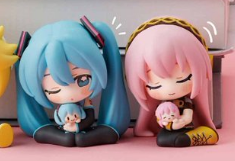 DailyNegitoro's tweet photo. Day 764: Perihapi Mikuluka figures #初音ミク #巡音ルカ #ネギトロ #negitoro #mikuluka #VOCALOID https://t.co/pb3qrceYrm