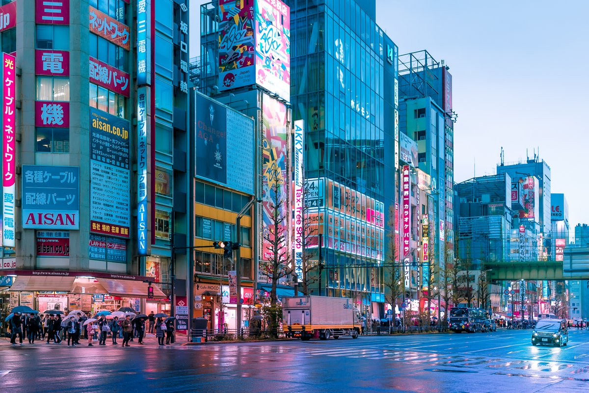 TOKYOLUV's tweet photo. streets that never sleep. Tokyo, Japan https://t.co/z7Vq9gQPih