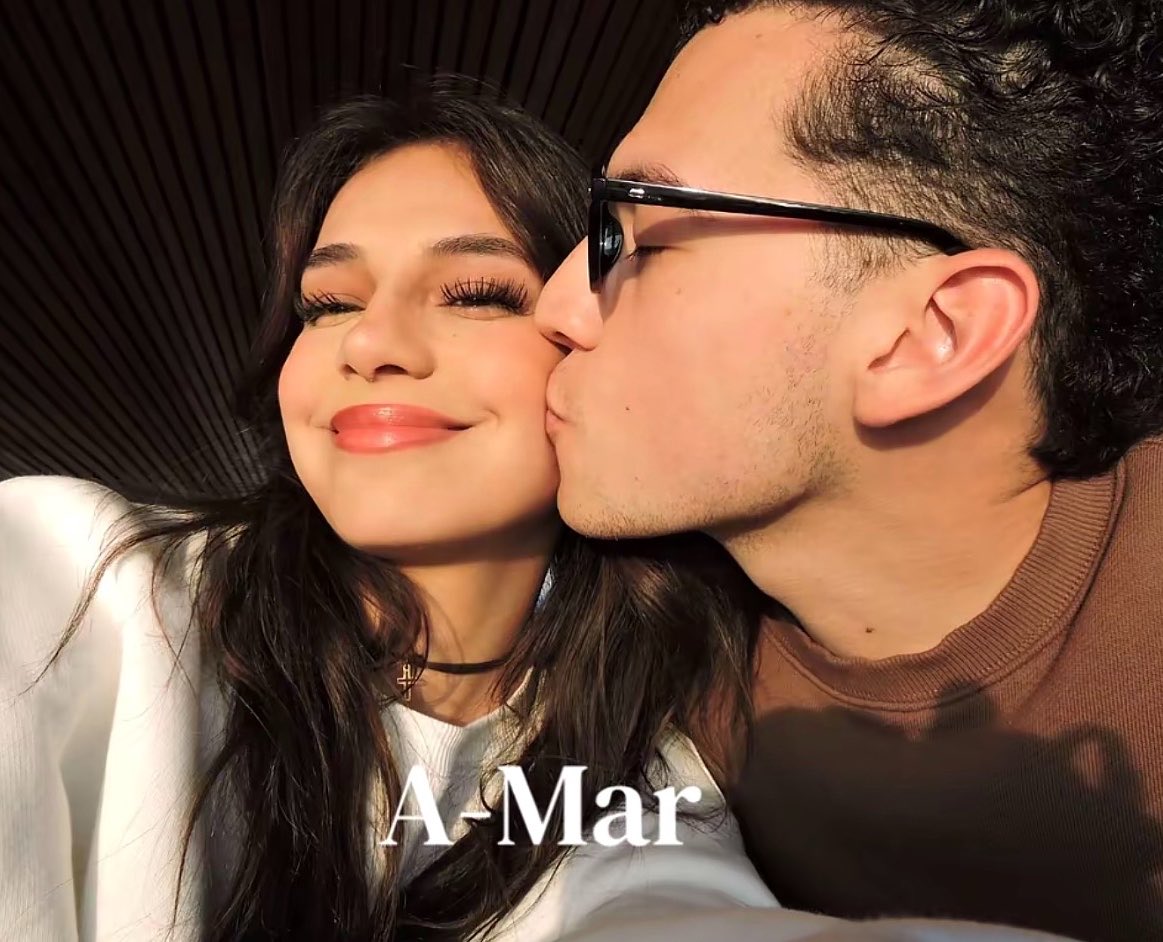 LuMarqueen's tweet photo. Saber que el año pasado en su cumpleaños salía el cover de “Volver a A-mar” que era un énfasis tuyo para ella y que este año salga “Amarte A Ti” y en una parte de la letra hagas el mismo énfasis de “A-Mar, A-Mar, A-Mar-te a ti” pero ahora con una canción inédita tuya para ella.😭 https://t.co/ne0OumqjVj
