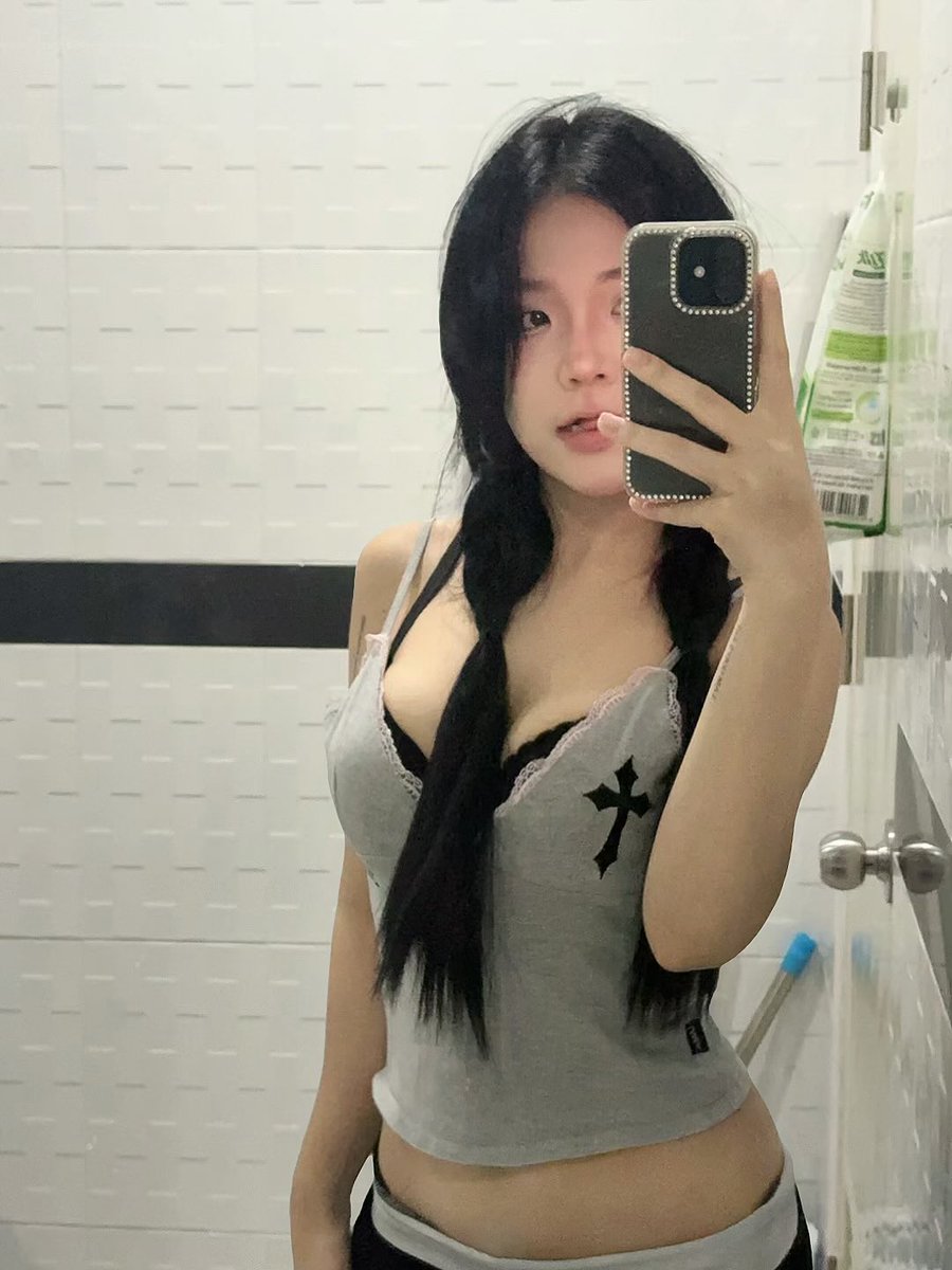 Rosieee207's tweet photo. em bé của chúng ta :3 https://t.co/PMb0fmeYbc
