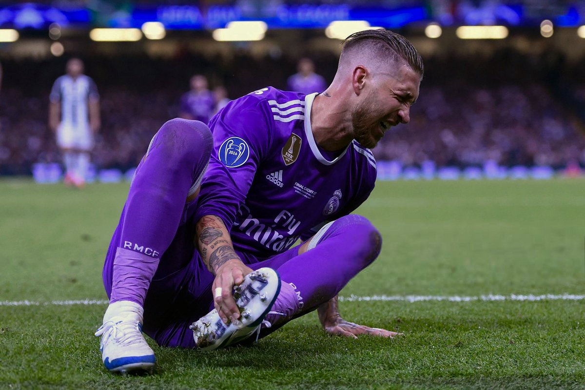 _gjr7's tweet photo. الدقائق الأخيرة " ذكاء القيصر "
يوفنتوس يحاول العودة، لكن ريال مدريد يسيطر على المباراة. وفي الدقيقة 84، يتلقى خوان كوادرادو بطاقة حمراء بعد حصوله على الإنذار الثاني، لتزداد صعوبة المهمة على يوفنتوس 🧠🫡 .
#APorLa12 | #UCLFinal | #JuveReal https://t.co/I4lQBiXVdm