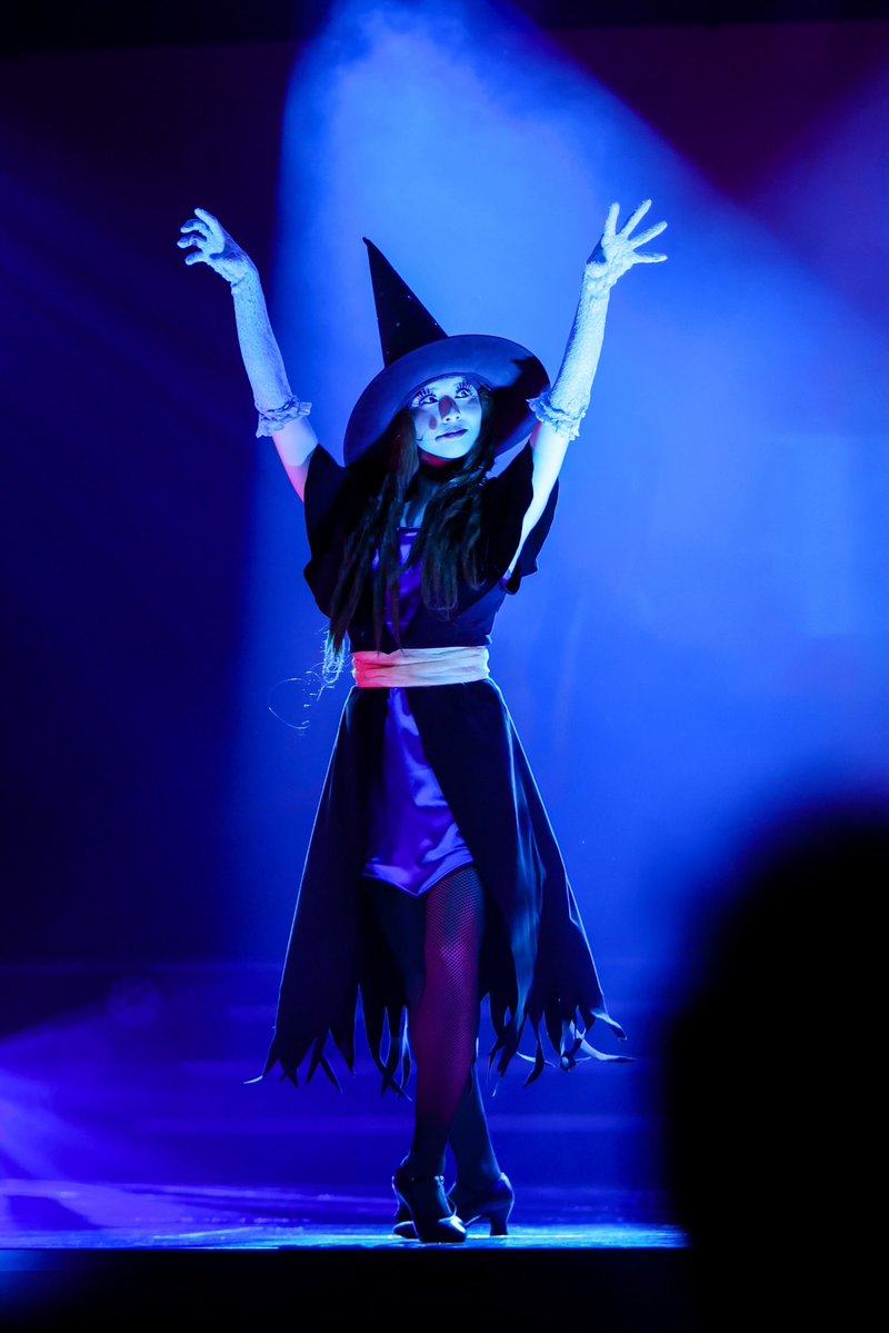 aonoCirsith's tweet photo. 🧙‍♀️☔️🖤💙

#ラグナシア
#ガトーズハッピーハロウィーンパーティ https://t.co/HJNLBYoH0A