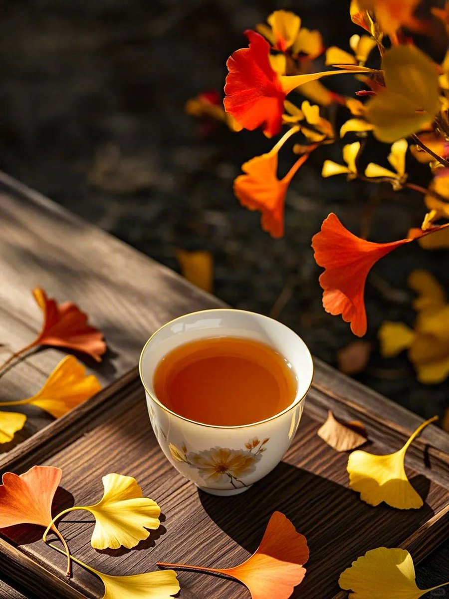 LuRandydppr's tweet photo. Perfect fall afternoon! Golden leaves dancing, warm coffee in hand, the air smells like cinnamon ， https://t.co/ScuNOCQWB8