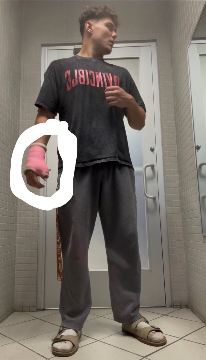 ParkerOsborne44's tweet photo. First day back from a BROKEN HAND and repping 225‼️‼️ #LIGHTWEIGHT 
#linebacker #txfb #hsfb #ahhcc 
@CoachDMcKinney @Bryan_Hornsby @CoachBurton1 @CyCreekBooster https://t.co/ZgUfP7iF7G