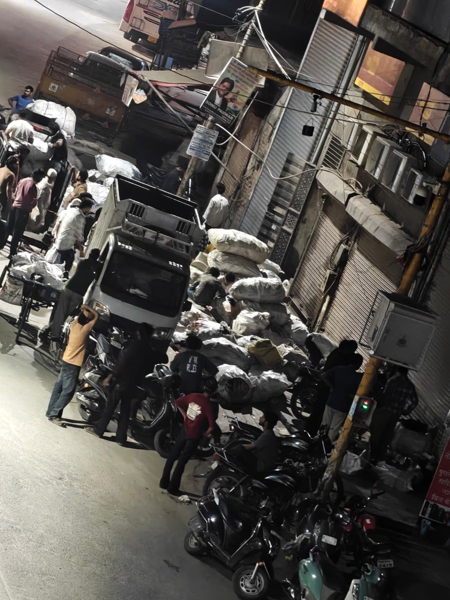 advnagendra87's tweet photo. #BrijpuriRoad #NorthEastDelhi #Gokalpur #Mustafabad #NoisePollution #AirPollution #IllegalScrapMarketResidents of Brijpuri Road, Delhi-110094 (50-ft public main road, North East Delhi / Gokalpur–Mustafabad) are facing an illegal midnight scrap market on the carriageway.From after midnight to 6 AM, 12–16 tyre trucks from across India load and unload scrap on the public road. The scrap is then processed by burning, causing further noise and air pollution. This has made the neighbourhood almost uninhabitable. Schoolchildren preparing for mid-term exams cannot sleep. This is happening in full public view. No effective action so https://t.co/SytuMfKKVO Jan Sunwai complaint already filed: 40057260004113.Requesting ground report / night check on illegal scrap trade on a public road, burning of scrap, noise and air pollution, and encroachment.
@IndianExpress @ieDelhi @ThePrintIndia @htTweets @JagranNews @timesofindia @TOIDelhi