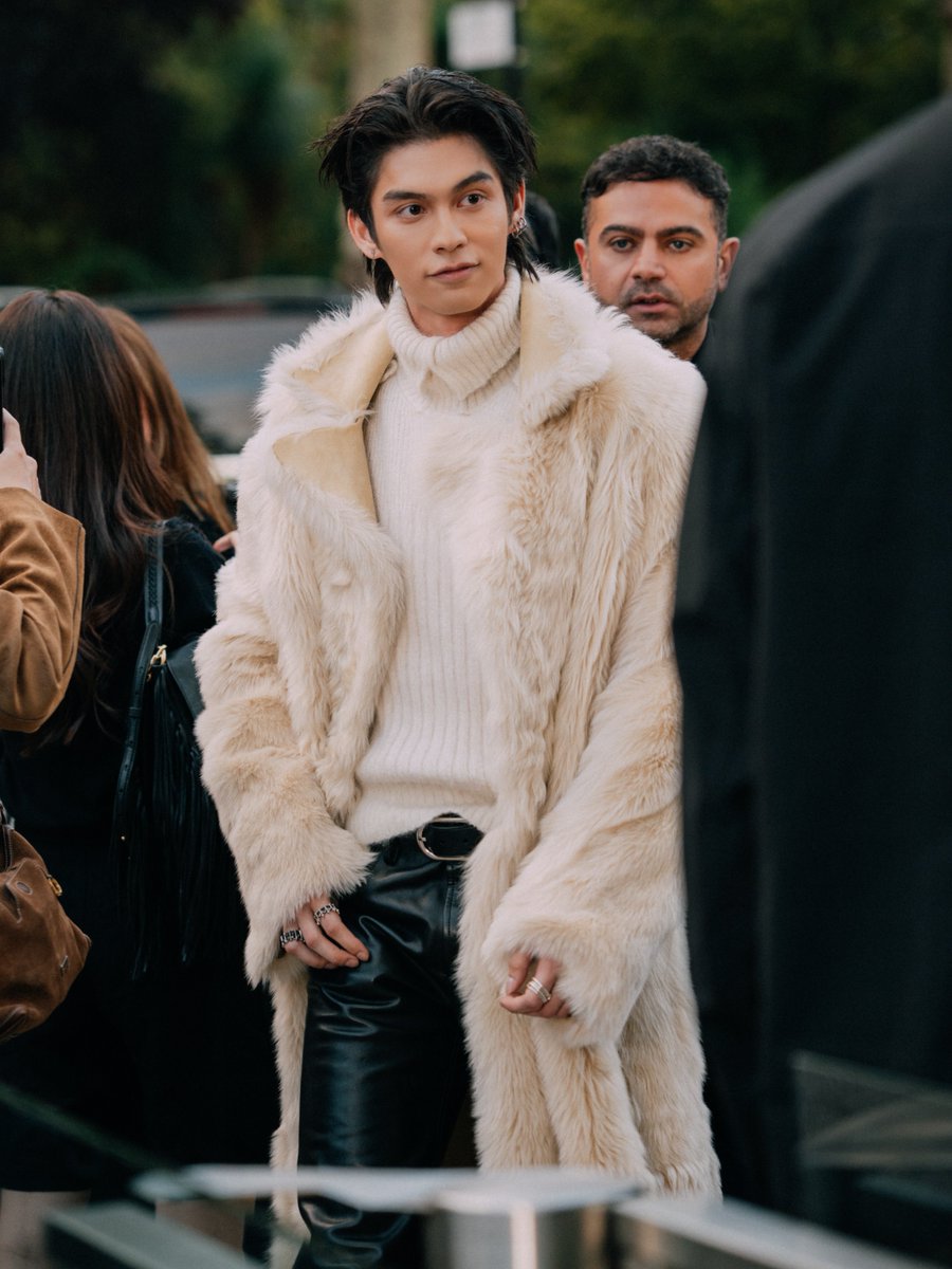 pmxvc_'s tweet photo. IG : by_spromojna
[https://t.co/lICjjkItM6]

📸

BRIGHT BURBERRY SUMMER 27
#BurberrySS27xBRIGHT 
#BurberryxBRIGHT
#Burberry 
#bbrightvc https://t.co/TUpn4w4TpI