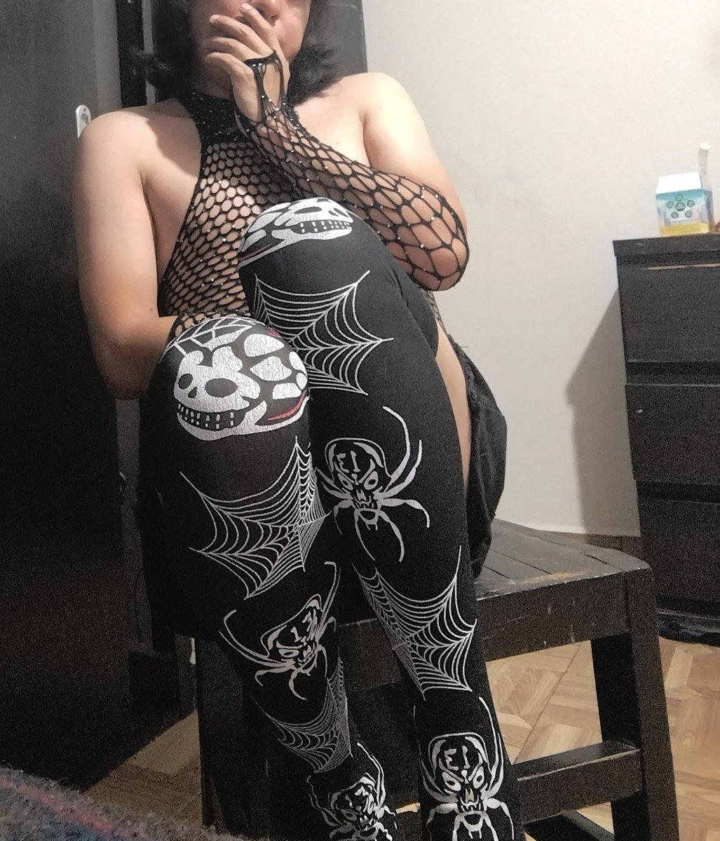 Delphi42002's tweet photo. 🖤🫣🖤
#femboyespañol 
#femboy 
#MartesDeMorboYProvocación https://t.co/LjKwo2xMsu