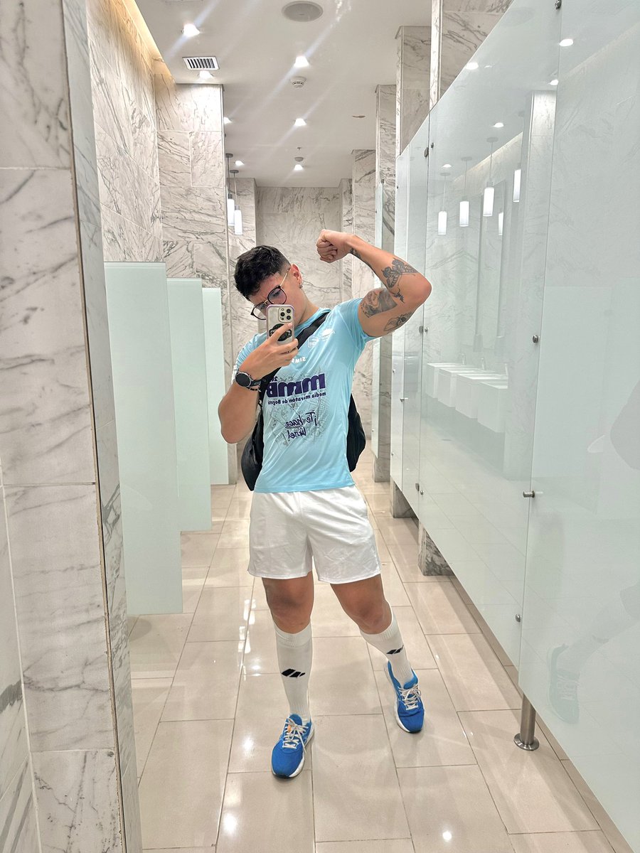 tiburondilan's tweet photo. #gayboy https://t.co/JGfmkF6sUi