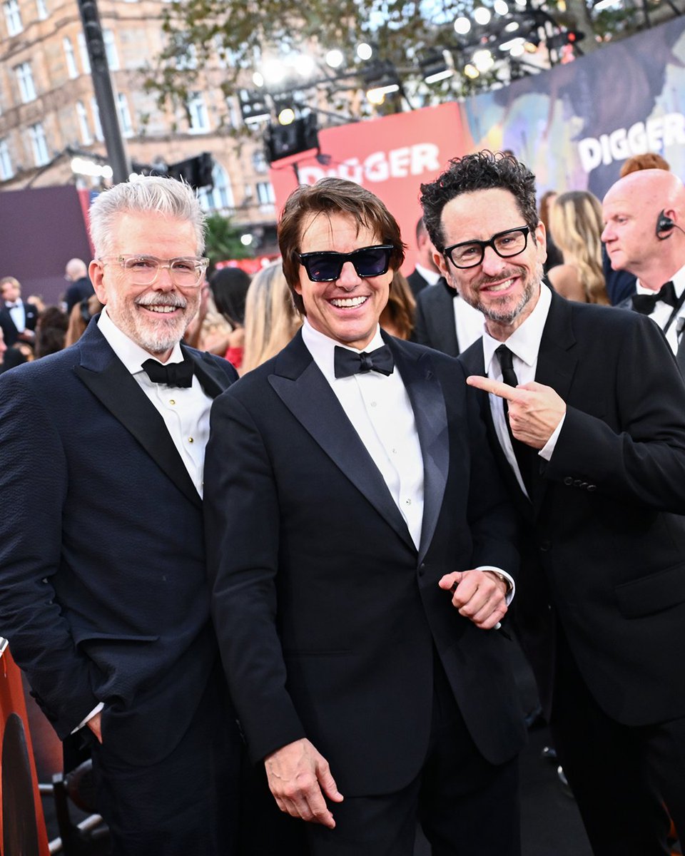 TomCruise's tweet photo. 3/3 https://t.co/NXnaY0UHNC