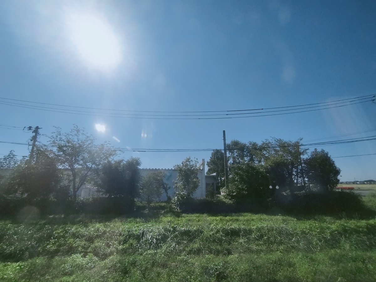 OMOIDEnoRECIPE's tweet photo. おはようございます

9月23日(水)
宮城の朝は
快晴です。

暑そうなのに
今日だけ ＃長袖

なんで？

＃半袖を下さい。

昨日の夕食は
町会の先輩オススメのあの店で
＃べぇこの舌 を
頂きました。

本日も
聖地巡礼を
果たして参ります。 https://t.co/4AUlANtkmf