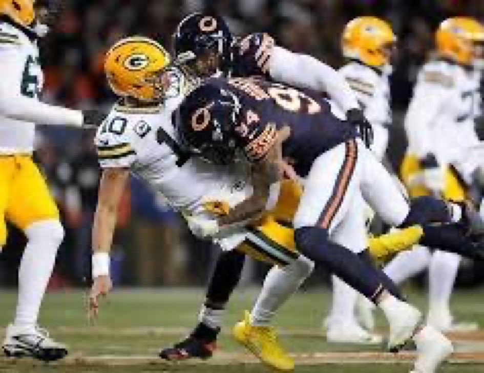 CHEEERYPIE's tweet photo. @MatthewMKE98 Softest QB in the game is LOVE. He almost died when he got hit. https://t.co/TSB3TB3nSw