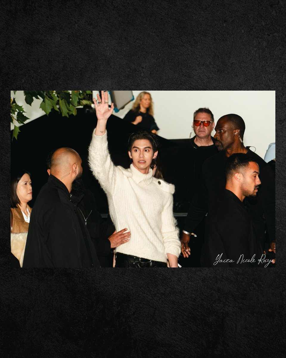 pmxvc_'s tweet photo. IG : voa_fashion
[https://t.co/UY8ab8FKzg]

FASHION: London Fashion Week - BURBERRY SS27

BRIGHT BURBERRY SUMMER 27
#BurberrySS27xBRIGHT 
#BurberryxBRIGHT
#Burberry 
#bbrightvc https://t.co/5BC9Ibgakv