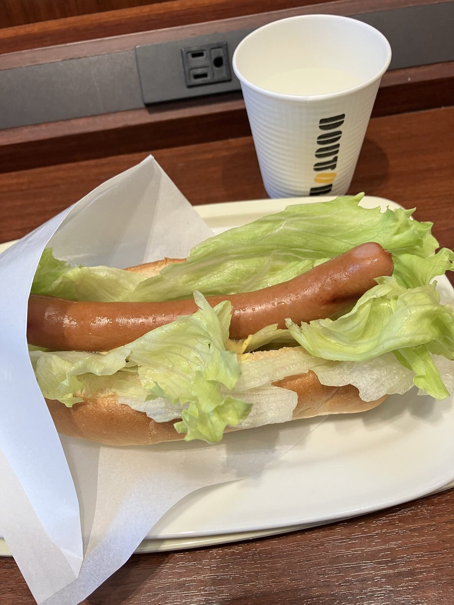 Remioromen0's tweet photo. レタスドックなう🌭 https://t.co/oqF13olUxX