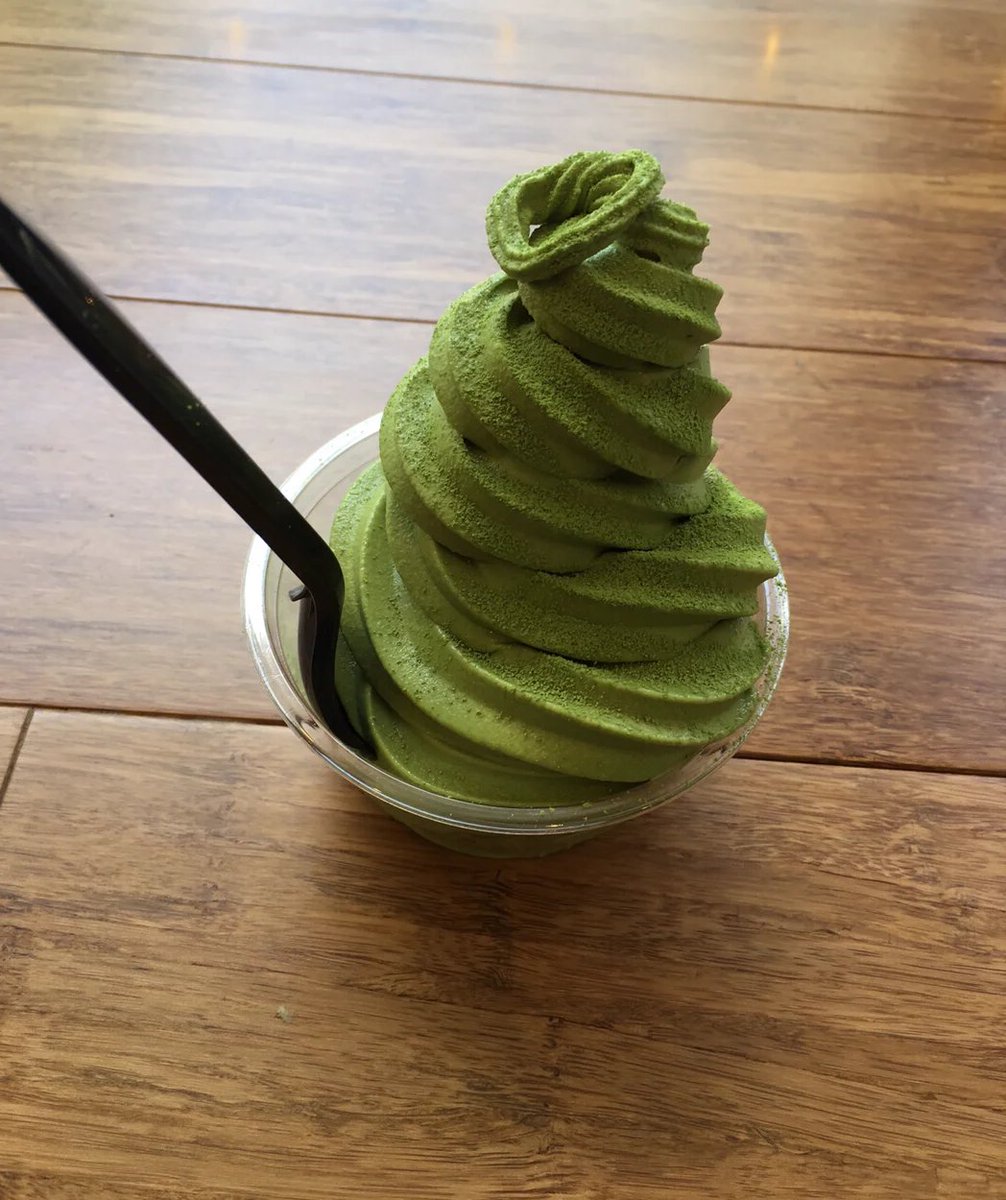FredericNoxd's tweet photo. Late-night snack hit: creamy matcha ice cream sandwiched between two warm shortbread cookies. Pure cozy bliss!， https://t.co/E0rr6m7OTM