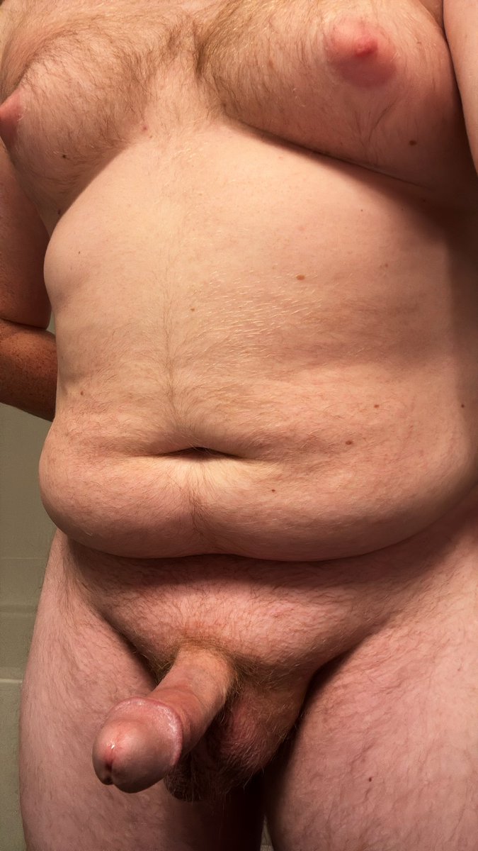 Bvers24's tweet photo. I’m bored can you tell? #hard #pecs https://t.co/ATYmmOFKX6