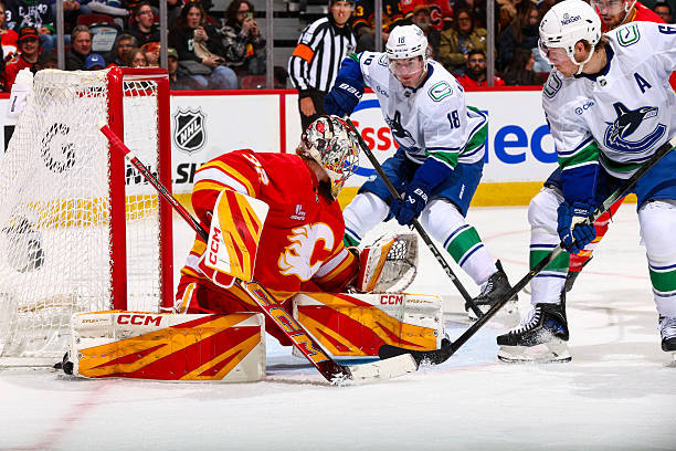 KiSSWestCoast's tweet photo. 🐳 vs. 🔥 puck drop is NEXT!

@BatchHockey and @RandipJanda have the call as the #Canucks head to Calgary for their second of four pre-season games!!

LISTEN: https://t.co/t7qHepX1lp https://t.co/qbSrUeEQWc
