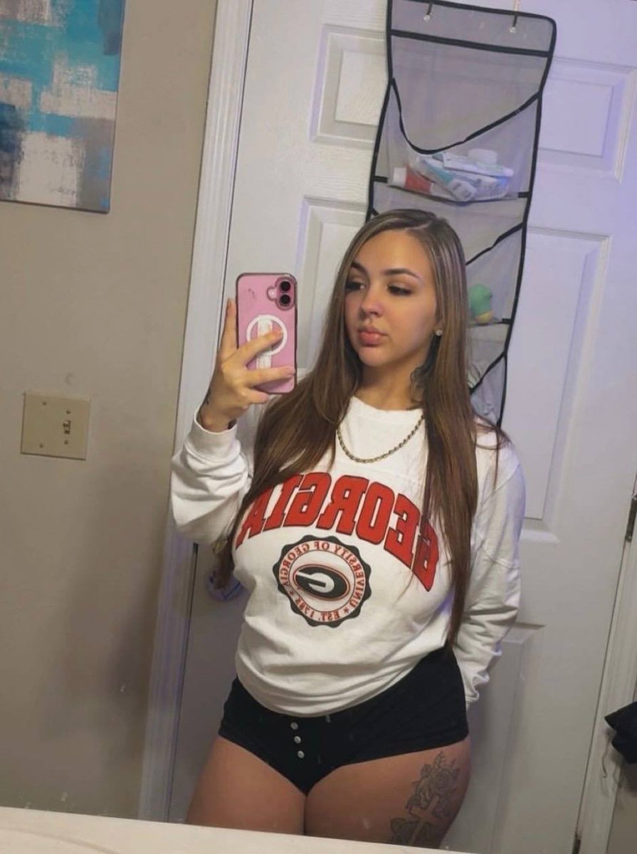 Fr34kLuvr's tweet photo. Mature and fine #latina #bop #irl #mature #exposed https://t.co/M9XLObd2vY