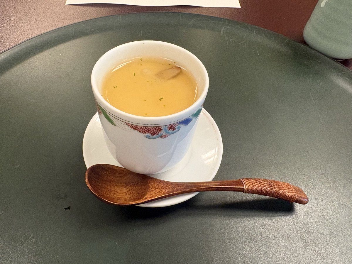 _Mia_Fleur_'s tweet photo. 昨日のランチは松茸尽くしでした
天麩羅も茶碗蒸しも美味しかったなぁ https://t.co/a9AbxQiJxl