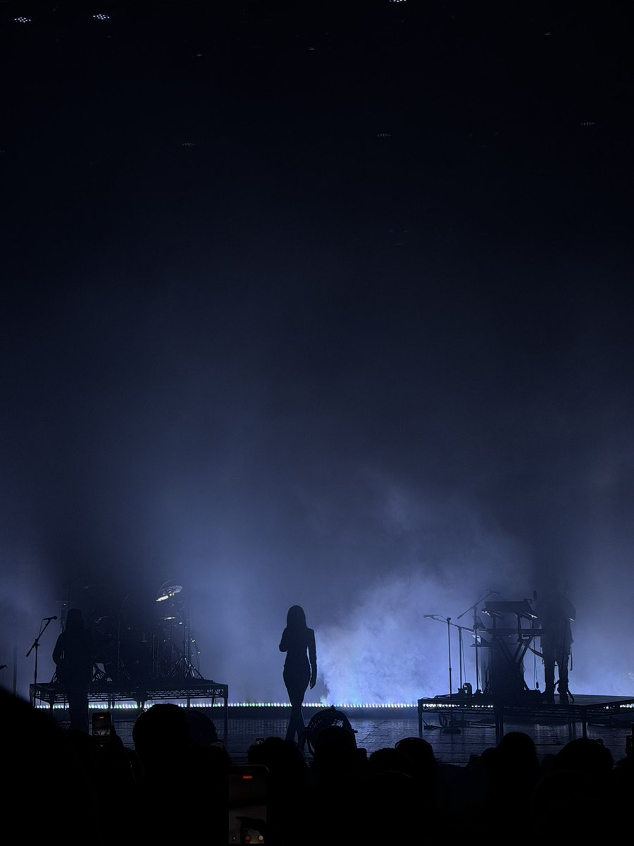 leahmazzz's tweet photo. Church service last night https://t.co/ffDToPIk2C