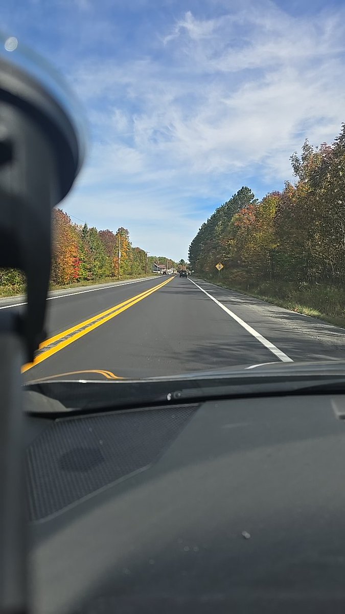 PrideChaser_tv's tweet photo. Falls approaching fast heres some pictures I took yesterday going to town hope you enjoy https://t.co/gXMOW0bUn0