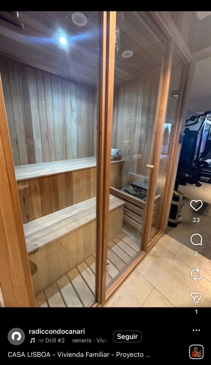Diegoyperon's tweet photo. @MalaspinaC ¿Y cómo es por dentro la casa de topa que construyó la misma empresa que hace el estadio?

Sauna. Gimnasio completo. Pileta. Todos los lujos. 👀 Publicado en Instagram por la constructora #AAAJ 

ES UN MONTÓN…. https://t.co/i1Hl3DW3Nj