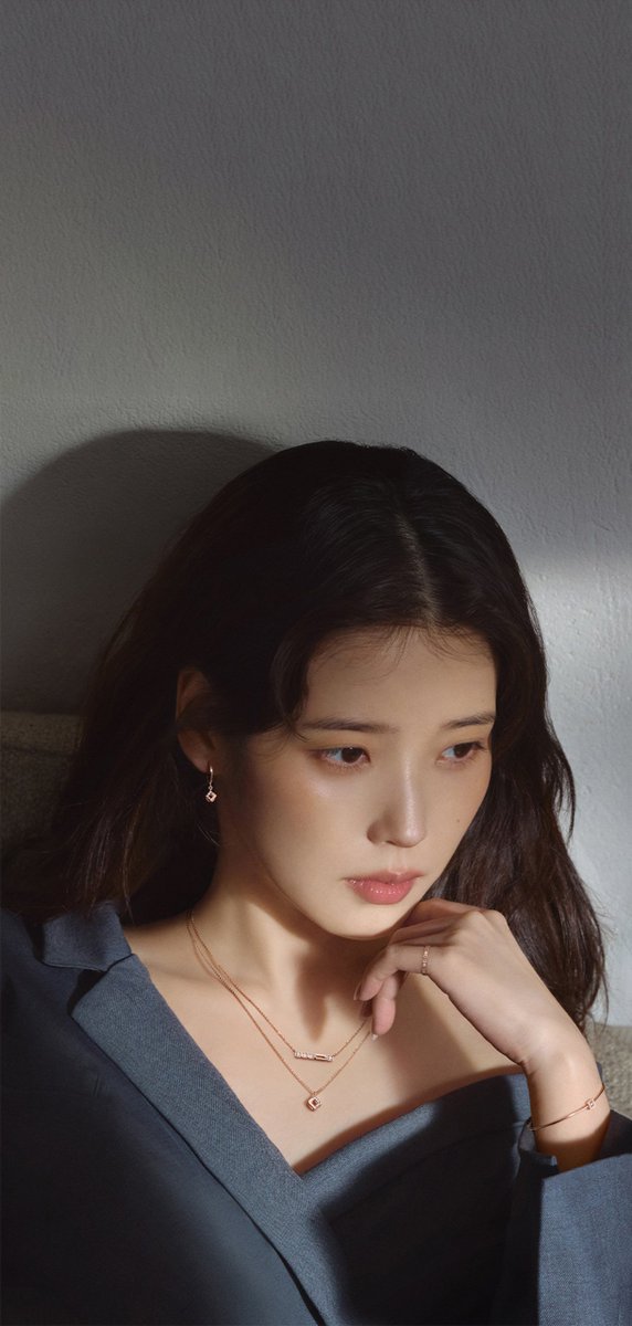 wyjc516's tweet photo. 아이유시
IU X J.ESTINA 
mobile wallpaper 
#아이유 #IU https://t.co/Ja2xCE9nCZ