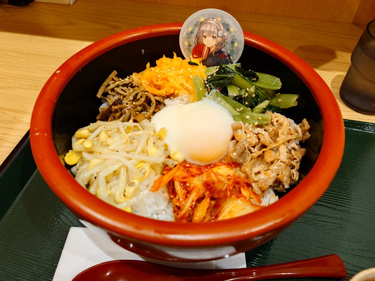 Blaze_Blade's tweet photo. 桶ビビビビビビン牛丼、豪快で良いなと注文しました。2〜3人前らしいですが、牛丼超特盛とか食べられる方は一人で大丈夫かと。
ジャスミンの香りの湯は湯に浸けた手を顔に近付けるとほんのり香る優しい香りで、体がポカポカになりました。

#フロライフ癒しの湯巡り旅 #極楽湯 #RAKUSPA #ホロライブ https://t.co/OcOWmvJc6Z