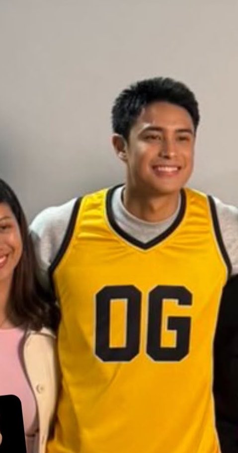donnyfication's tweet photo. So cute naman the OG jersey! 😍💛 

More of Donny with NutriAsia, Mang Tomas and Cong during their campaign shoot. 

#DonnyPangilinan 
#MangTomasXDonny https://t.co/fRxtDns4mP