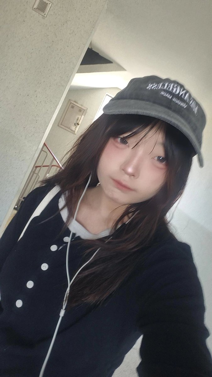 tyneppii__'s tweet photo. 오하치네 (이거 오랜만인듯 ㅋㅋ)
너무 졸리다 😵‍💫 침대에서 벗어나고 싶지 않아...
내일이면 추석연휴 시작이다~
다들 밥 많이 먹구와!! 알겟지?? 
추석 잘 보내자 💙 https://t.co/WnYLyI9NrM