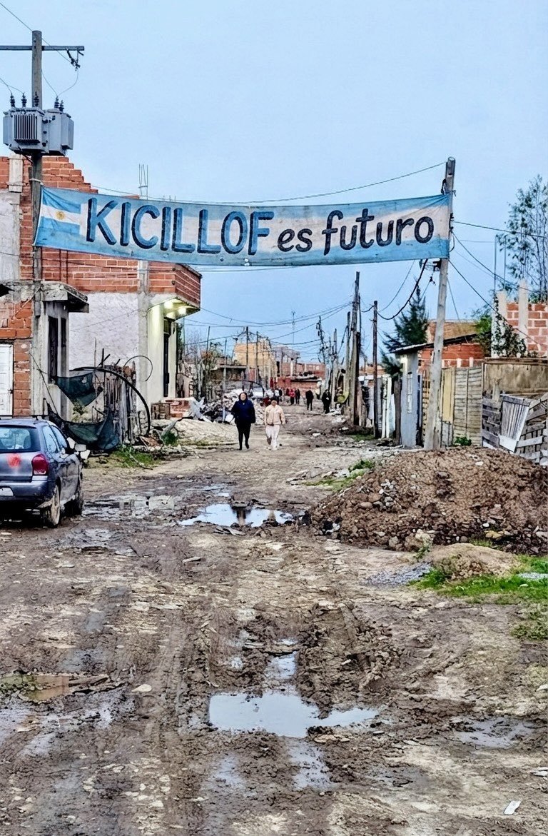 gusconfor's tweet photo. @Kicillofok @PabloJ_LopezOK @Carli_Bianco @cecilianicolini @juanmpadin Mientras tanto, en la provincia que gobernas... https://t.co/64F05vC1UH