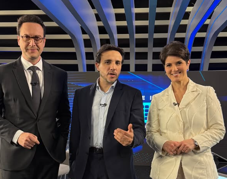 henrique_mbl's tweet photo. "o voto é secreto"

jornalistas da record: https://t.co/M1VoyQ8tbw