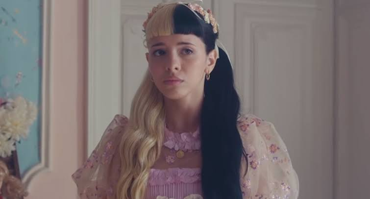 jennyprioli's tweet photo. saudades dela nessa era :(

assistindo Maria Antonieta e lembrando dessa estética https://t.co/wfJTKQyr7G