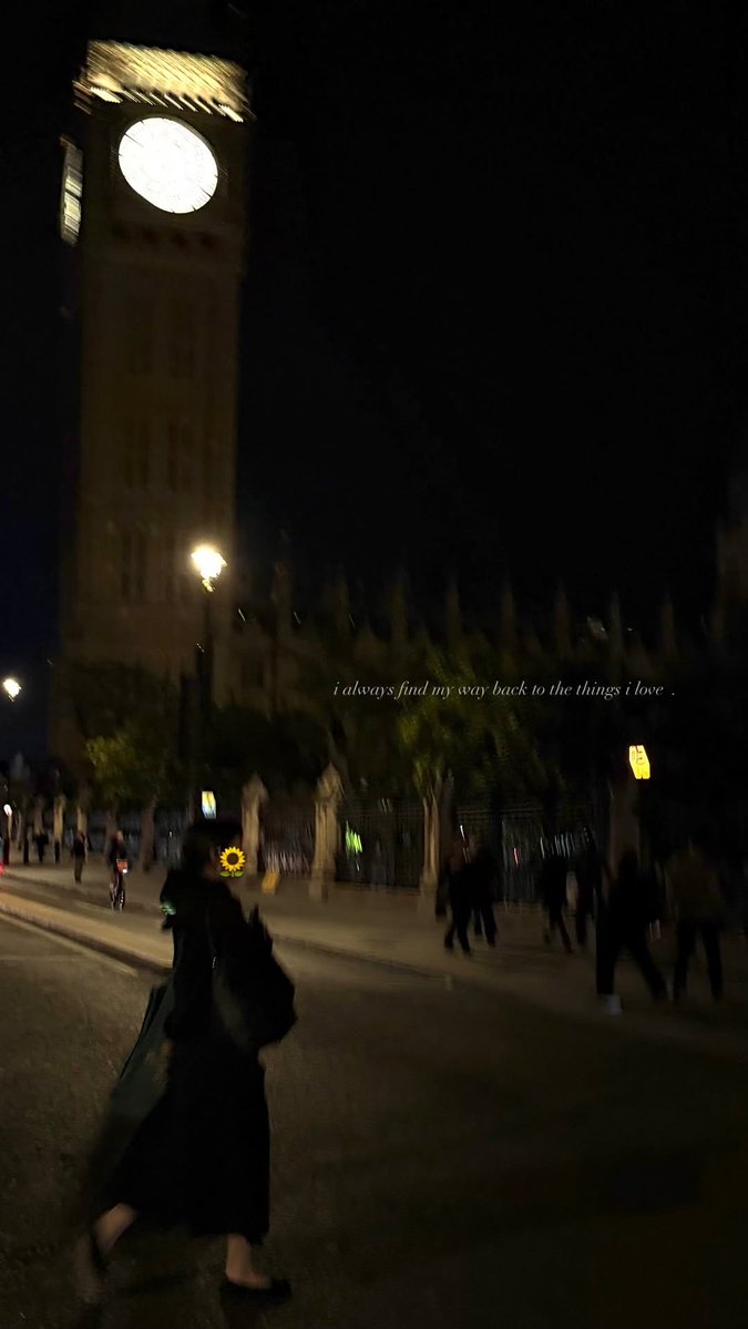 faouziafeeds's tweet photo. “i always find my way back to the things i love.”

“cannot believe i landed in london to find out unethical entered the official UK charts ⋆˚꩜｡🪽!!!!”

“i'm kicking my feet &amp; clicking my heels i love you!!!!!🇬🇧”

📽️: @faouzia via Instagram Stories https://t.co/iPtAhfPcd7