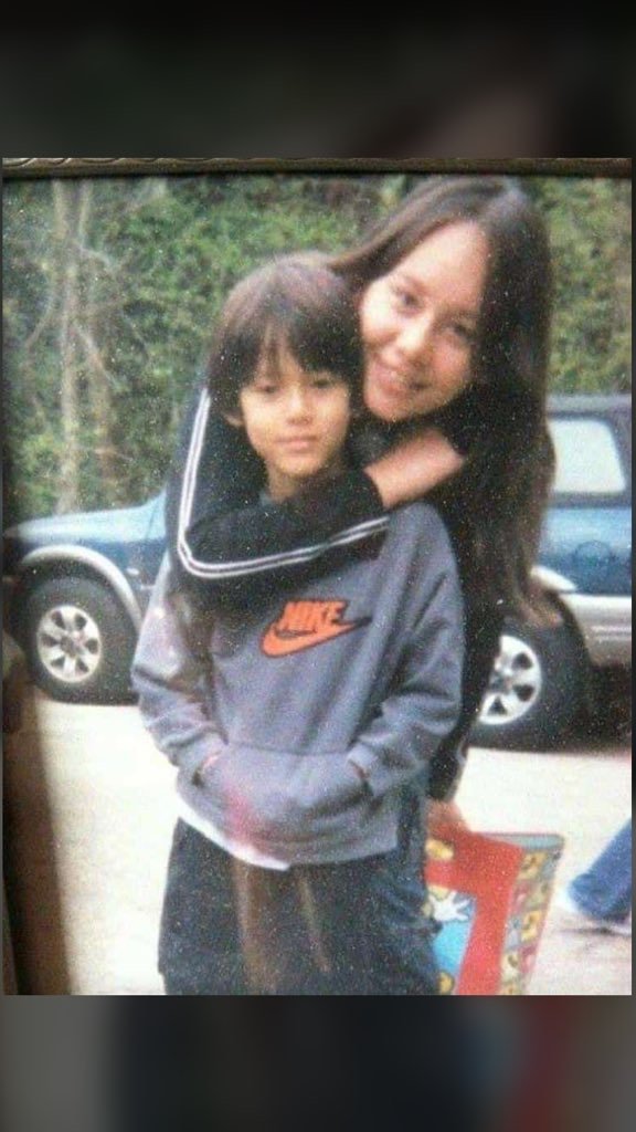 phuwin1975's tweet photo. Happy birthday P'Tala🎂❤️
 
พี่สาวคนสวยที่คอยซับพอร์ทน้องชายเสมอ ขอให้มีความสุขและมีแต่สิ่งดีๆเข้ามาในชีวิตนะคะ https://t.co/PESMw6UGim